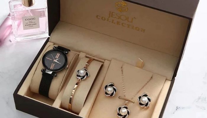 Women's Luxury Gift Set - Bracelet, Earrings, Necklace And Watch - White